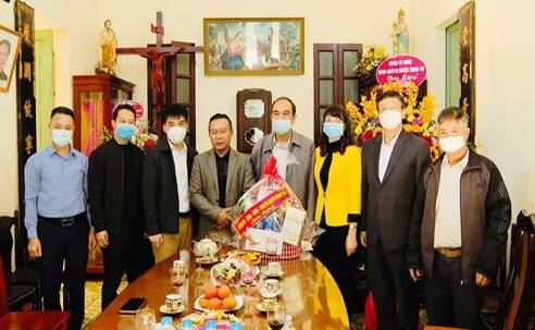Lãnh đạo huyện Thanh Trì thăm và chúc mừng  các giáo xứ, giáo họ nhân dịp mùa Giáng sinh Noel 2021.