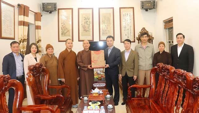 Lãnh đạo huyện Gia Lâm thăm, chúc Tết Ban Trị sự Giáo hội Phật giáo và Ban đoàn kết Công giáo huyện 