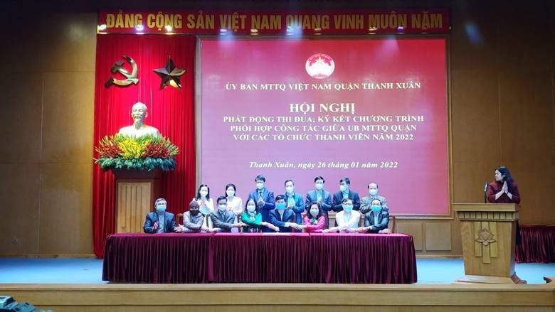 Ủy ban MTTQ Việt Nam quận Thanh Xuân ký kết chương trình phối hợp năm 2022 với các tổ chức thành viên