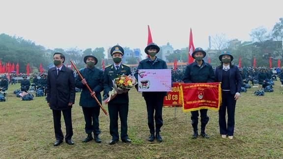 Huyện Ứng Hòa tổ chức lễ giao nhận quân năm 2022