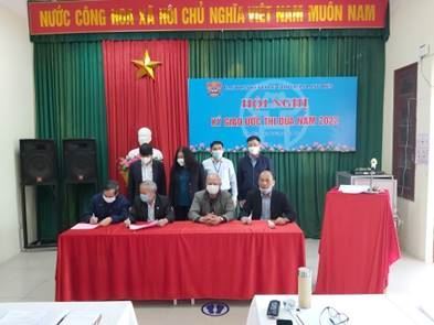 Ban đoàn kết công giáo quận Long Biên ký cam kết thi đua 2022
