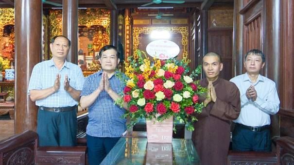 Huyện Thường Tín thăm, chúc mừng các vị chức sắc Hội phật giáo nhân dịp lễ Phật đản 2022