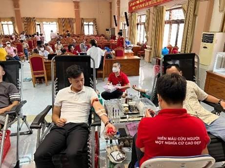 Ủy ban MTTQ Việt Nam huyện Mê Linh phối hợp tổ chức hiến máu tình nguyện năm 2022.