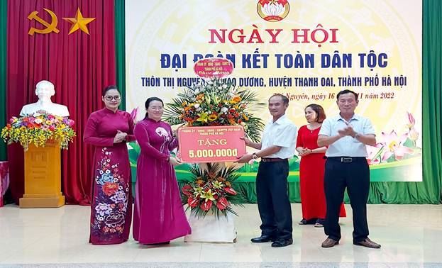 Lãnh đạo Thành phố chung vui cùng Nhân dân Thanh Oai trong ngày hội Đại đoàn kết toàn dân tộc