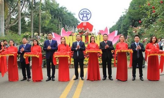 Huyện Mê Linh tổ chức khai mạc Lễ hội hoa Mê Linh và Festival nông sản, sản phẩm OCOP gắn kết du lịch thành phố Hà Nội năm 2022.