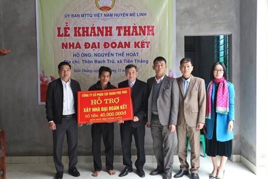 Ủy ban MTTQ Việt Nam huyện Mê Linh tổ chức Lễ khánh thành nhà Đại đoàn kết và trao tiền hỗ trợ mua bò sinh sản cho các hộ gia đình nghèo, cận nghèo trên địa bàn huyện.