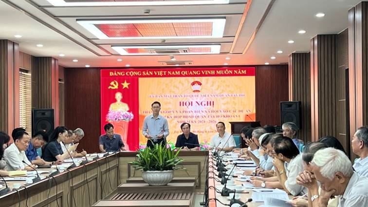 Thực hiện xây dựng chính quyền Ủy ban MTTQ Việt Nam quận Tây Hồ tổ chức hội nghị phản biện xã hội vào các dự án trình kỳ họp HĐND quận khóa VI, nhiệm kỳ 2021-2026