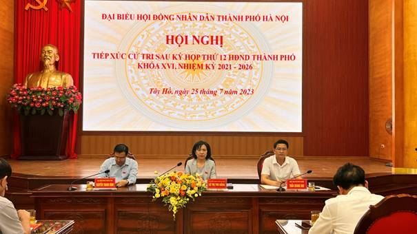 Đại biểu HĐND Thành phố Hà Nội tiếp xúc cử tri quận Tây Hồ sau kỳ họp thứ 12 HĐND Thành phố khoá XVI, nhiệm kỳ 2021-2026