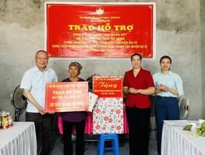 Ủy ban MTTQ huyện Ba Vì phối hợp với Công ty Cổ phần Ao Vua  trao hỗ trợ kinh phí xây nhà “Đại đoàn kết” năm 2023 cho hộ nghèo,  hộ cận nghèo xã Tòng Bạt và xã Phong Vân