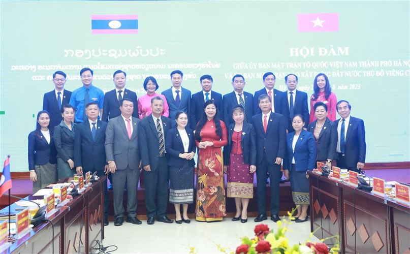 Hội đàm, ký kết Bản ghi nhớ hợp tác với Đoàn đại biểu Ủy ban Mặt trận Lào xây dựng đất nước Thủ đô Viêng Chăn