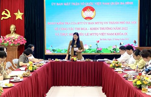 27.9.Chủ tịch Ủy ban MTTQ Việt Nam TP Nguyễn Lan Hương phát biểu tại buổi kiểm tra công tác thi đua khen thưởng năm 2022 và thực hiện điều lệ MTTQ Việt Nam khóa IX tại Ủy ban MTTQ quận Ba Đình.
