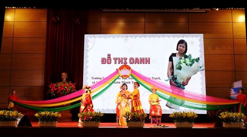 Phần dự thi chào hỏi của Thí sinh Đỗ Thị Oanh, huyện Thanh Trì