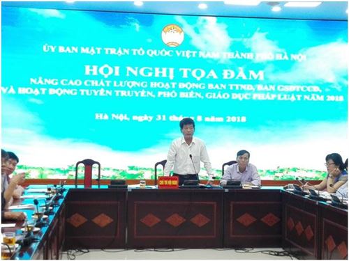 Đồng chí Bùi Anh Tuấn – Phó Chủ tịch Thường trực Ủy ban MTTQ Việt Nam thành phố Hà Nội phát biểu chủ trì Hội nghị tọa đàm nâng cao chất lượng hoạt động của Ban TTND, Ban GSĐTCCĐ, hoạt động tuyên truyền vận động chấp hành pháp luật năm 2018