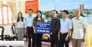 Chủ tịch Uỷ ban MTTQ Việt Nam TP thăm và trao hỗ trợ tỉnh Tuyên Quang