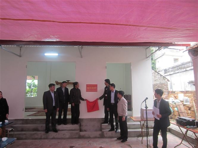 Huyện Quốc Oai tổ chức bàn giao nhà Đại đoàn kết chào mừng Đại hội MTTQ Việt Nam các cấp