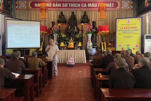 Thuyết giảng về Luật tín ngưỡng, tôn giáo tại Trường hạ chùa Vạn Phúc