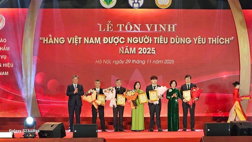 Vinh danh “Hàng Việt Nam được người tiêu dùng yêu thích” năm 2025