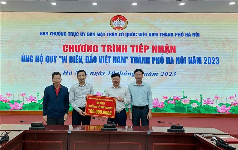 Cơ quan LĐLĐ thành phố Hà Nội ủng hộ quỹ “Vì biển, đảo Việt Nam” năm 2023