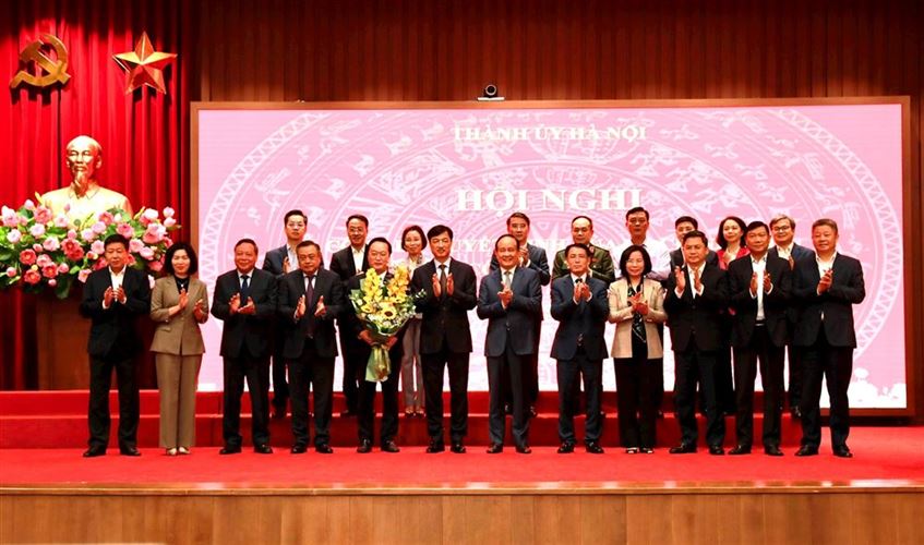 Giới thiệu đồng chí Nguyễn Đức Trung để HĐND thành phố bầu giữ chức Chủ tịch UBND thành phố Hà Nội