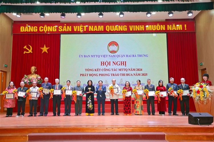 Quận Hai Bà Trưng tổng kết công tác Mặt trận năm 2024, phát động phong trào thi đua năm 2025