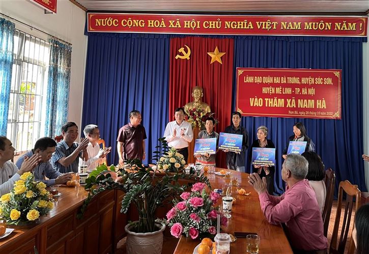 Quận Hai Bà Trưng thăm và tặng quà tại huyện Lâm Hà, Tỉnh Lâm Đồng