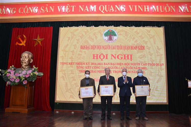 Ban đại diện Hội Người cao tuổi quận Hoàn Kiếm tổng kết nhiệm kỳ 2016 – 2021 và tổng kết công tác Hội Người cao tuổi năm 2021