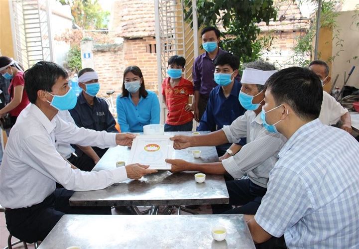 Ủy ban MTTQ Việt Nam TP thăm, hỗ trợ 4 nạn nhân tử vong do tai nạn lao động