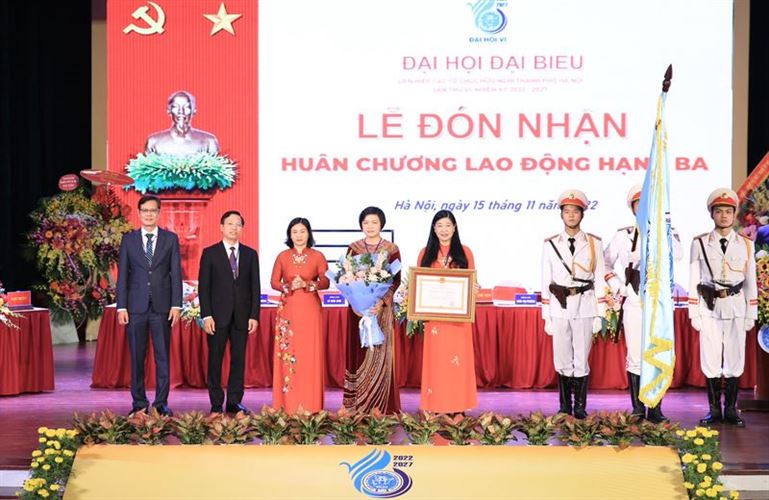 Đồng chí Nguyễn Lan Hương tiếp tục được bầu là Chủ tịch Liên hiệp các tổ chức hữu nghị TP Hà Nội