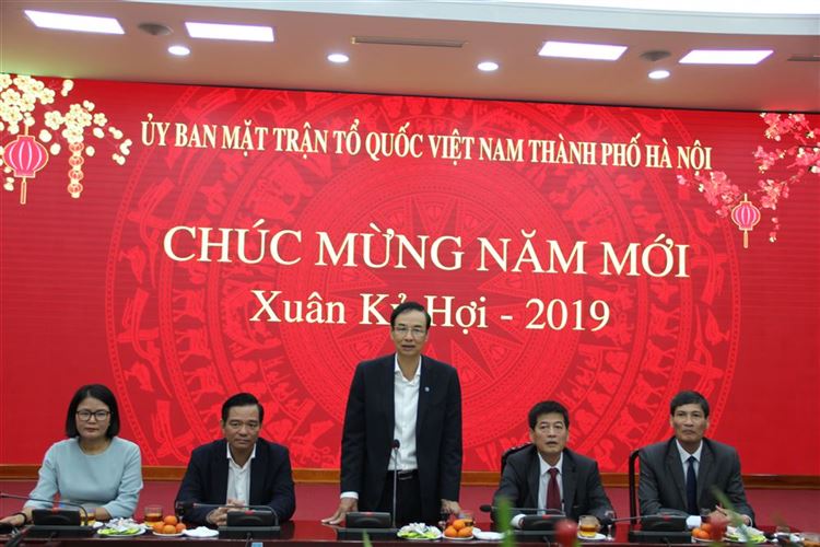 Thành ủy, HĐND TP Hà Nội chúc Tết cán bộ, công chức, người lao động cơ quan Ủy ban MTTQ Việt Nam Thành phố Hà Nội