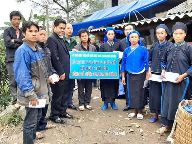 Uỷ ban MTTQ Việt Nam TP Hà Nội hỗ trợ nạn nhân vụ sập tường nhà ở Hoàng Sa Phì, Hà Giang