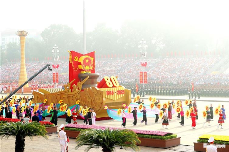 Hào hùng, ấn tượng Lễ diễu binh, diễu hành chào mừng 80 năm Quốc khánh