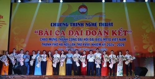 Sơn Tây: Chương trình nghệ thuật “Bài ca đại đoàn kết” chào mừng thành công Đại hội MTTQ Việt Nam thành phố Hà Nội