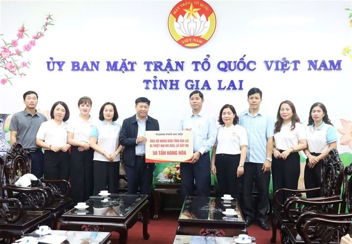 Hà Nội trao 50 tấn hàng hỗ trợ nhân dân tỉnh Gia Lai