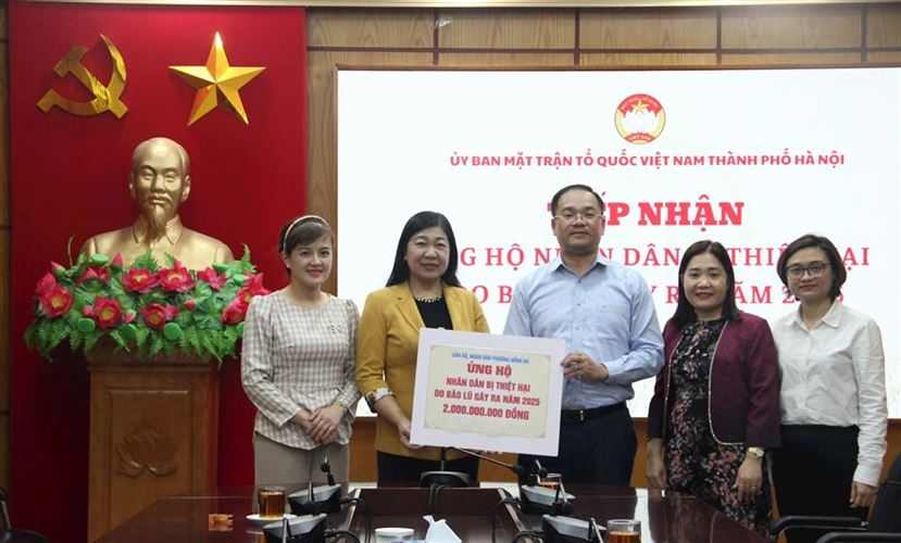 Tiếp nhận 31 tỷ đồng ủng hộ đồng bào chịu ảnh hưởng bão lũ qua MTTQ thành phố Hà Nội