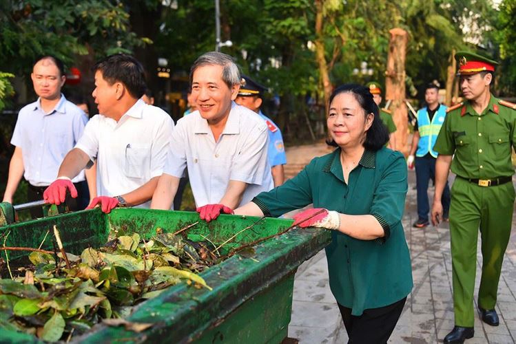 TP Hà Nội: Toàn dân đồng loạt ra quân tổng vệ sinh môi trường khắc phục hậu quả cơn bão số 3