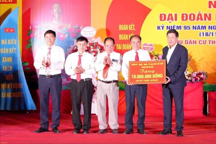 Lãnh đạo UBND TP Hà Nội dự Ngày hội Đại đoàn kết tại xã Thanh Oai