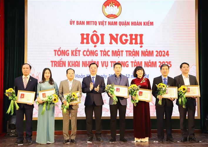 Quận Hoàn Kiếm với nhiều kết quả nổi bật trong công tác Mặt trận năm 2024