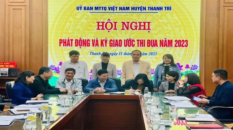 Ủy ban MTTQ Việt Nam huyện Thanh Trì tổ chức phát động và  ký kết phong trào thi đua năm 2023.