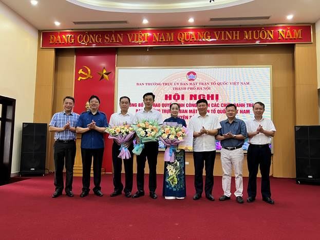 Công bố quyết định công nhận các chức danh trong Ban Thường trực Ủy ban MTTQ Việt Nam huyện Sóc Sơn khóa XI, nhiệm kỳ 2024-2029