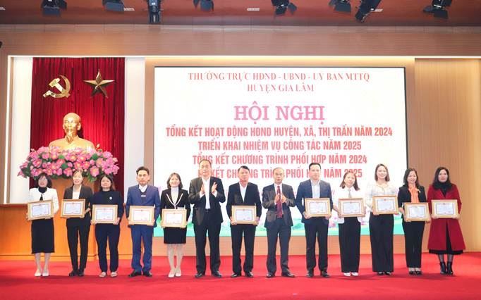 HĐND - UBND - Ủy ban MTTQ Việt Nam huyện Gia Lâm ký kết chương trình phối hợp năm 2025