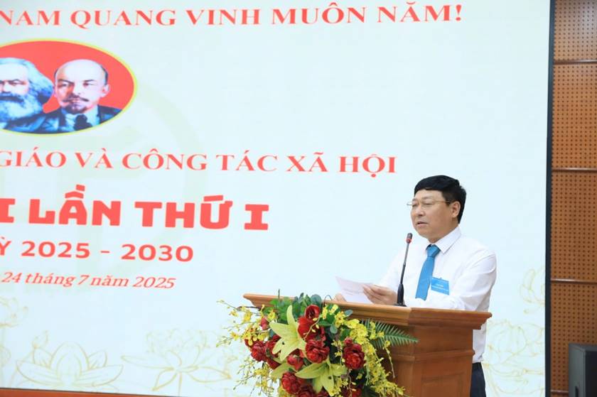 Xây dựng đội ngũ cán bộ, đảng viên thích ứng nhanh yêu cầu mới