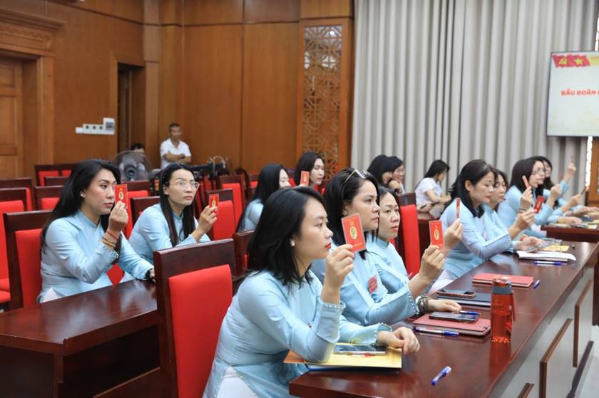 Xây dựng đội ngũ cán bộ, đảng viên thích ứng nhanh yêu cầu mới