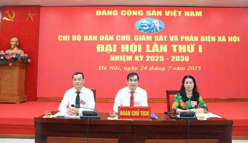 Sáng tạo, đột phá xây dựng chi bộ vững mạnh toàn diện