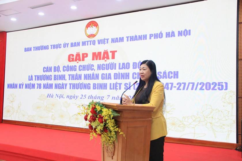 Gặp mặt cán bộ, công chức, người lao động là thương binh, thân nhân gia đình chính sách