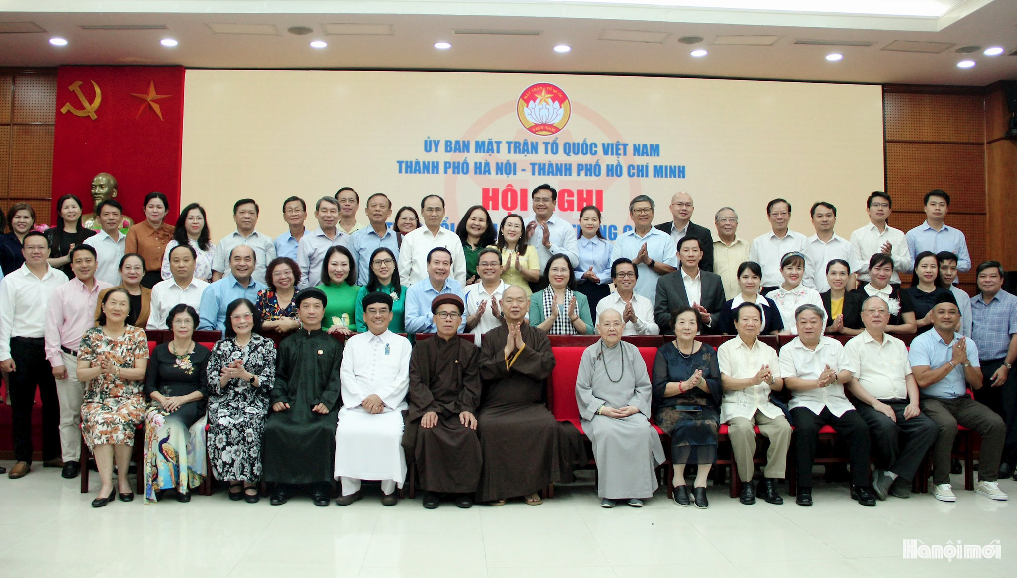 W_anh-mt.jpg