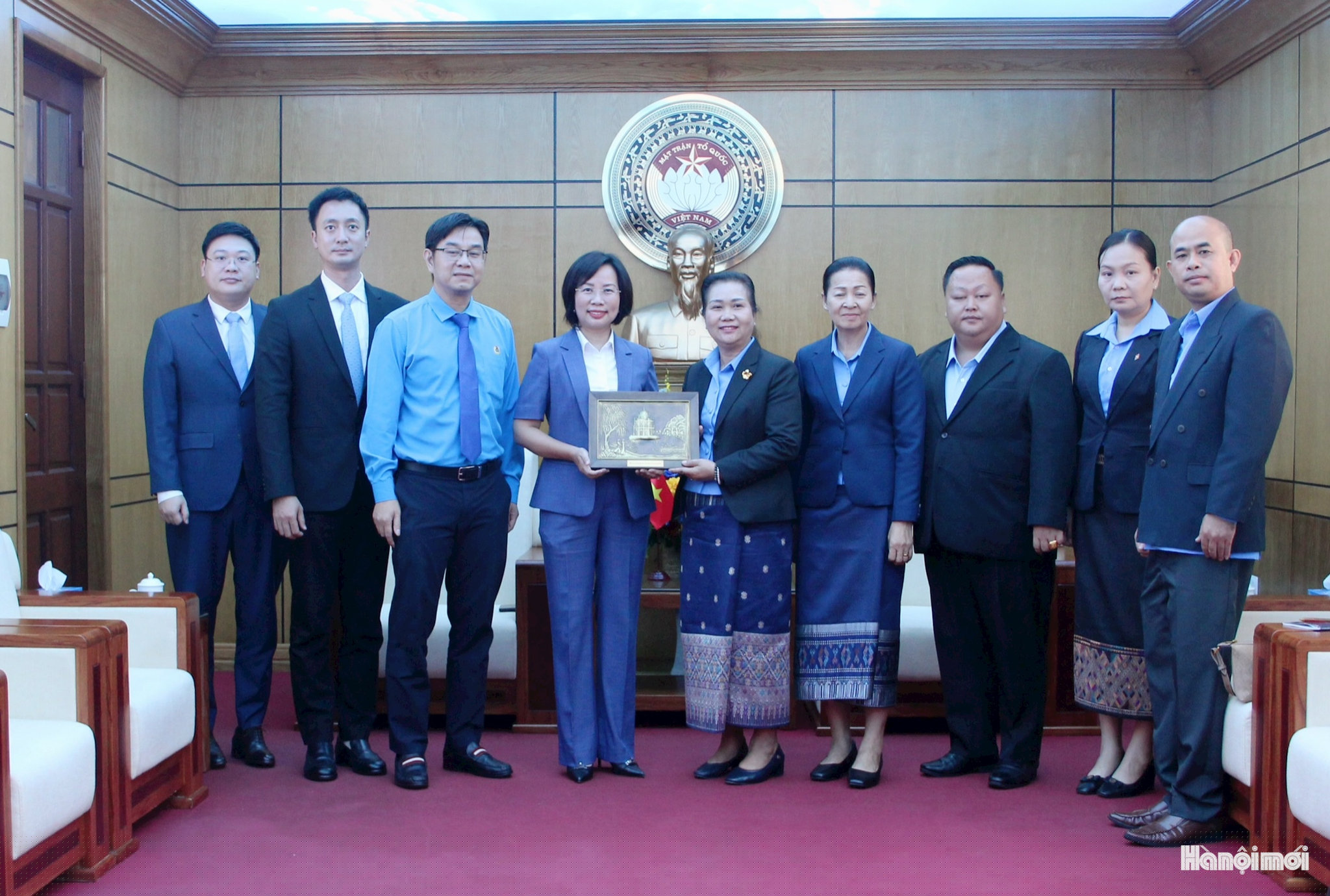 W_lao2345.jpg