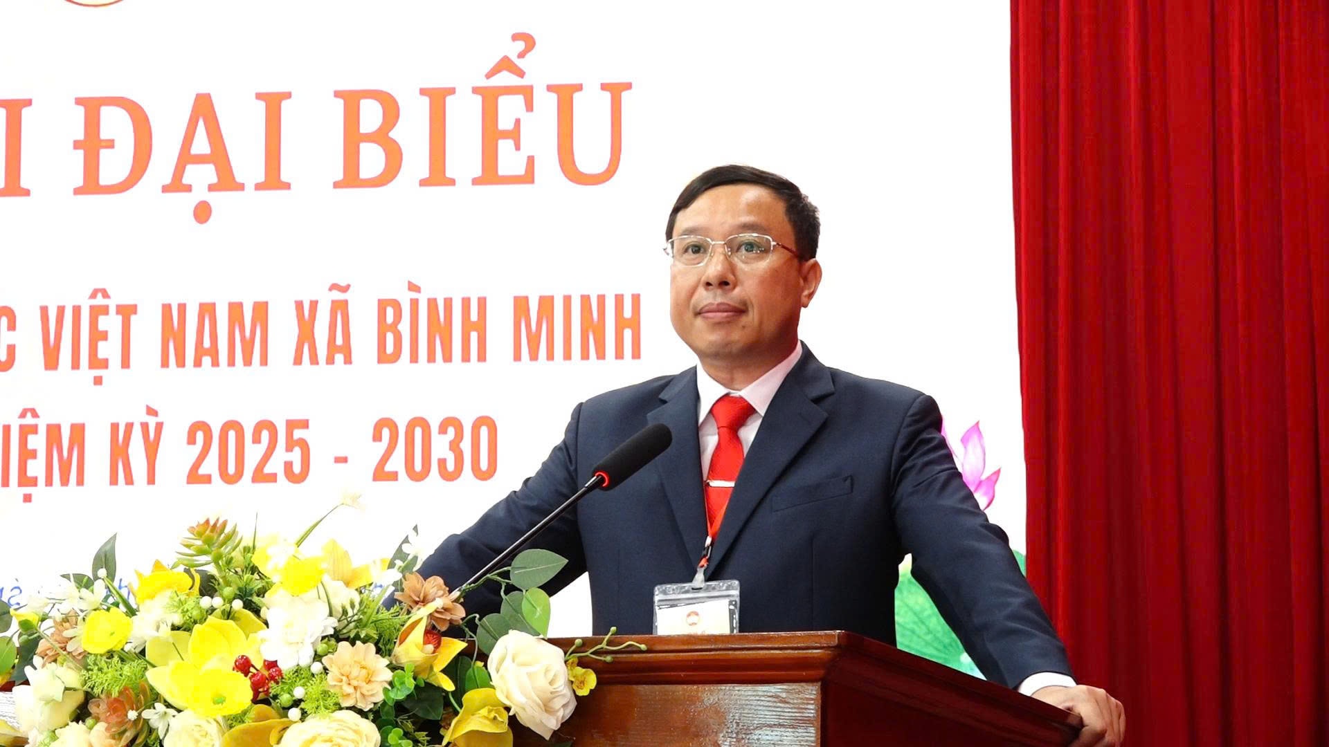 Chủ tịch Ủy ban MTTQ Việt Nam xã Bình Minh Nguyễn Văn Huy phát biểu tại Đại hội. Ảnh: Đỗ Phogn