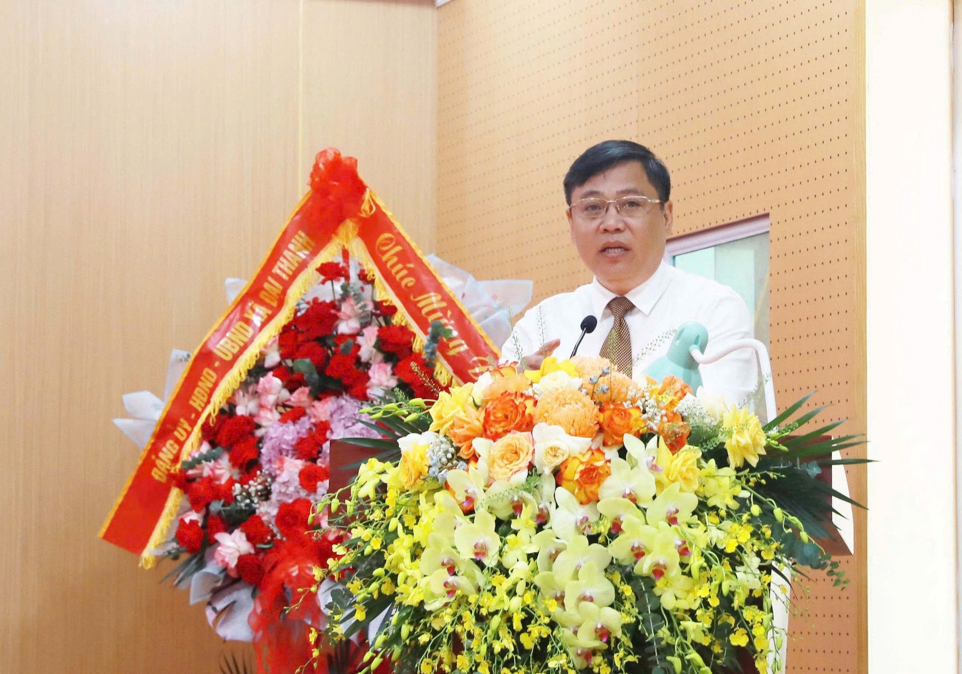 Bí thư Đảng ủy, Chủ tịch HĐND xã Đại Thanh Đặng Đức Quỳnh phát biểu tại Đại hội. Ảnh: Mai Duyên.