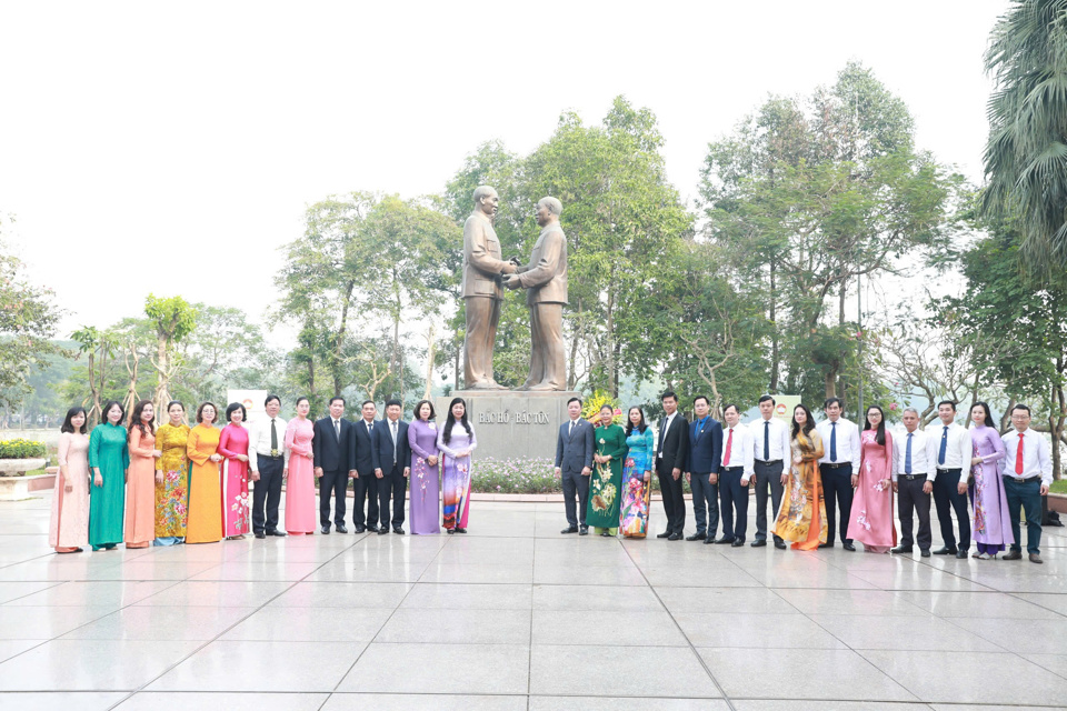 Hà Nội: cán bộ Mặt trận học tập, làm theo tấm gương Bác Hồ - Bác Tôn - Ảnh 1