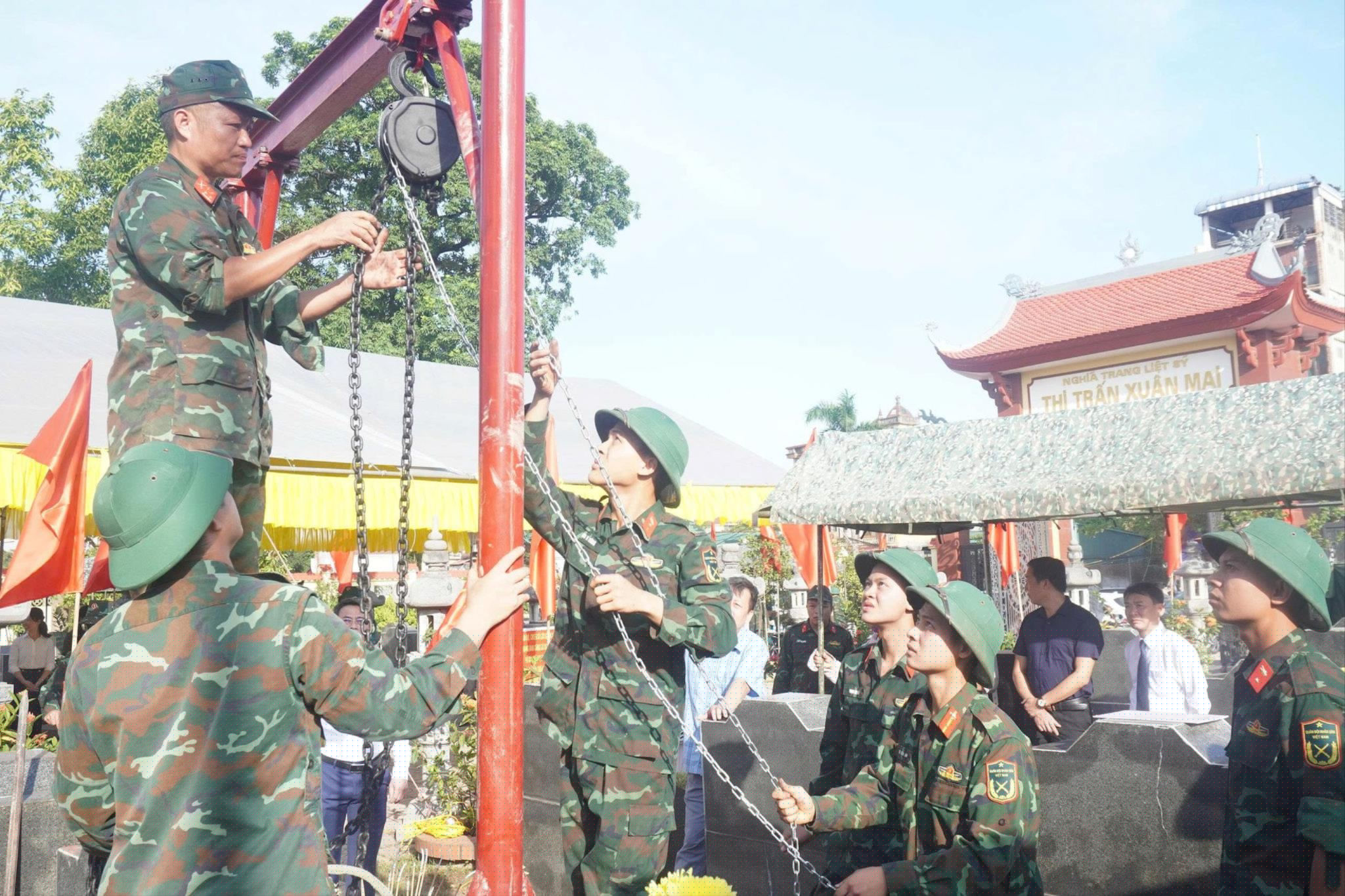 xuan-mai-can-trong-tung-thao-tac.jpg
